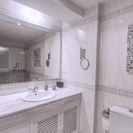 1081 Beachfront Penthouse Jacuzzi Roofterace Lounge Wifi Apartment Marbella