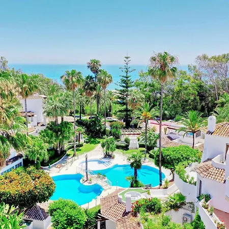 1081 Beachfront Penthouse Jacuzzi Roofterace Lounge Wifi * Marbella