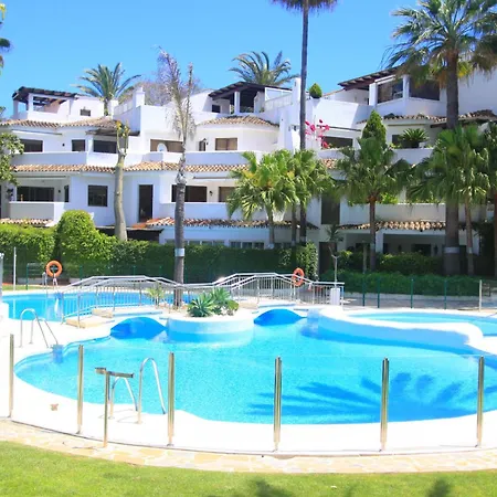 1081 Beachfront Penthouse Jacuzzi Roofterace Lounge Wifi * Marbella