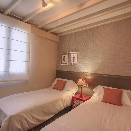 Apartment 1081 Beachfront Penthouse Jacuzzi Roofterace Lounge Wifi *