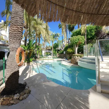 1081 Beachfront Penthouse Jacuzzi Roofterace Lounge Wifi Apartment