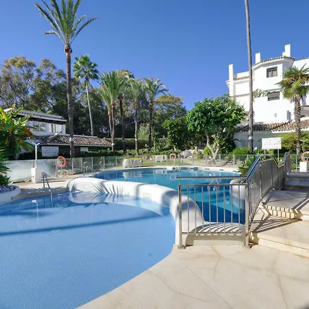 1081 Beachfront Penthouse Jacuzzi Roofterace Lounge Wifi Apartment Marbella