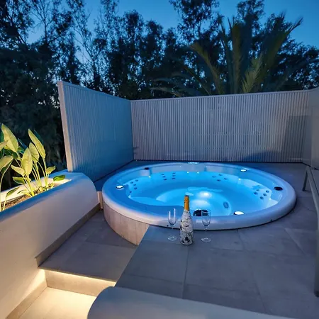 Apartment 1081 Beachfront Penthouse Jacuzzi Roofterace Lounge Wifi