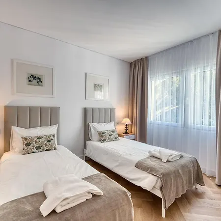 1081 Beachfront Penthouse Jacuzzi Roofterace Lounge Wifi Marbella