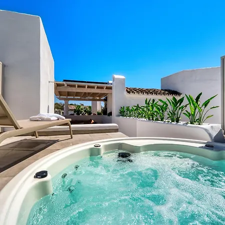 1081 Beachfront Penthouse Jacuzzi Roofterace Lounge Wifi Marbella